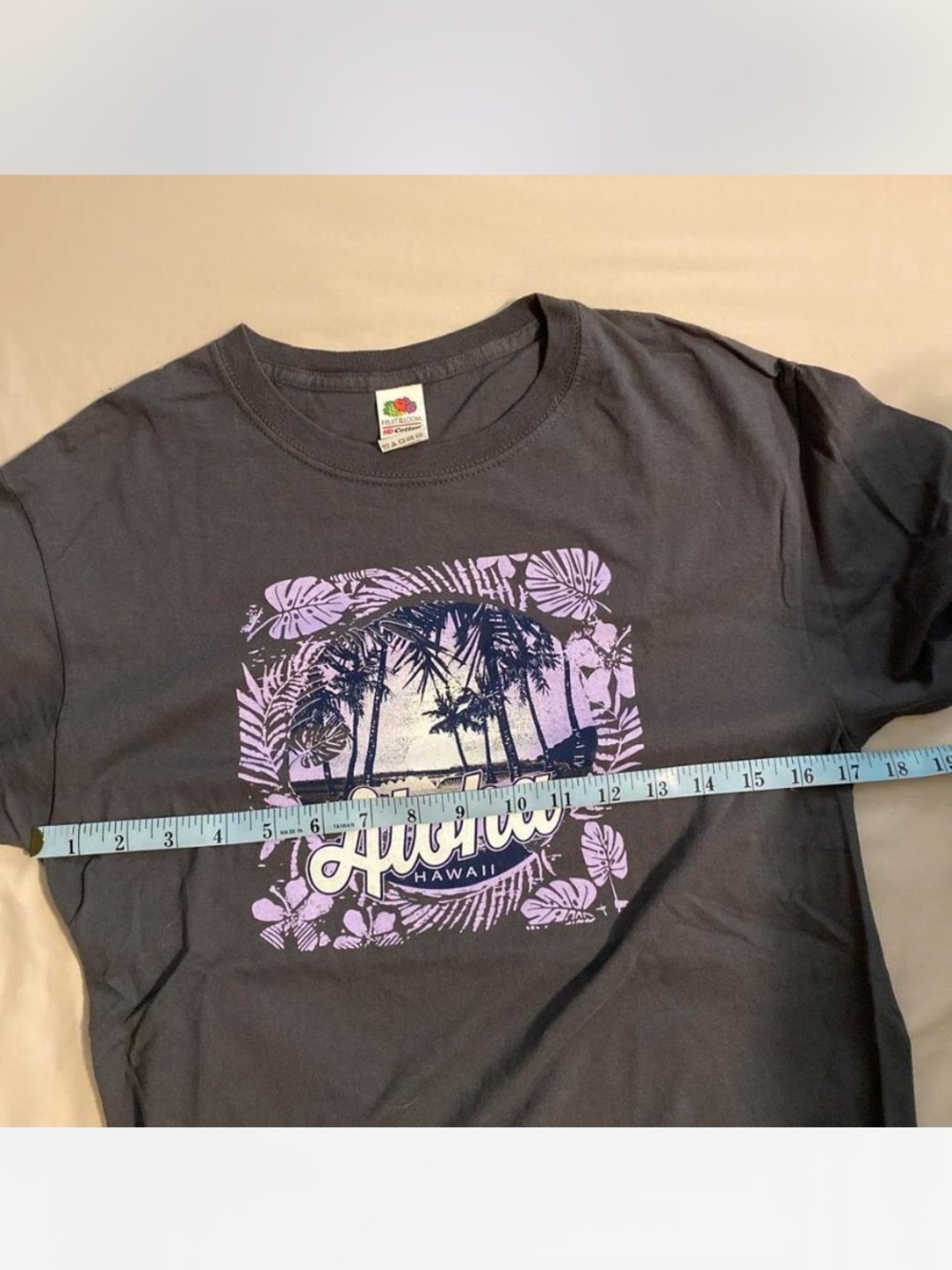 Fruit of the Loom Gray Tee with Lavender Hawaiian Graphic Sz S